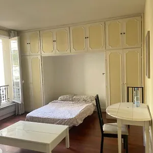 charmant-appartement-vaugirard.fr-paris.fr/